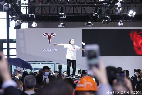 特斯拉车顶维权女车主前后数据有出入存在重大隐瞒